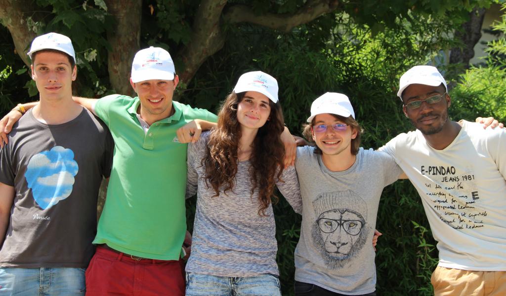 Adrien, Charles, Julie, Bastien et Arnold, l'équipe montpelliéraine en lice aux « 24 heures de l’innovation au service du handicap ». Crédit photo : Abadie Laurie