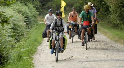 Cyclistes de l'AlterTour 2016. Crédits photo : AlterTour / G de Crop