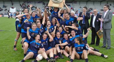 L’équipe féminine du MHR (Montpellier Hérault Rugby) lors de la finale du Top 8 contre Lille en mai 2015 © Pleclown/Wikimedia Commons