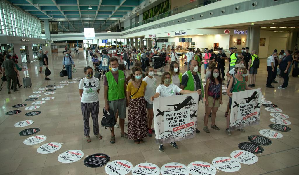 Action de désobéissance civile à l’aéroport Marseille-Provence : les biocarburants pour l’aviation ne sont pas la solution !