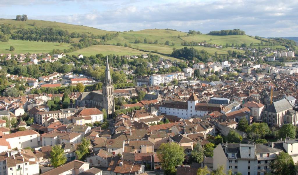 Depuis 2014, « Un toit, un emploi » propose à des Franciliens précarisés et mal-logés de s’installer dans le Cantal, à Aurillac. © Ville d’Aurillac