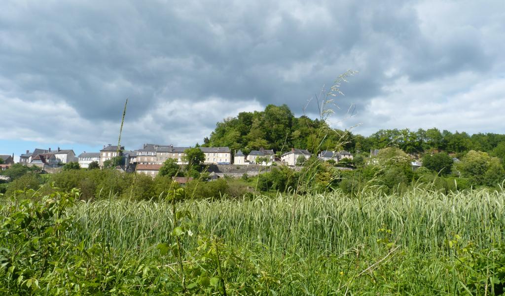 La petite commune corrézienne d’Ayen (750 habitants) est précurseure en matière de préservation de l’environnement et de démocratie participative : ouverture d’une Maison du développement durable en 2016, covoiturage rétribué en monnaie locale, création d’un espace naturel protégé. Ce fut aussi l’une des premières communes rurales à avoir initié un agenda 21, en 2005. DR