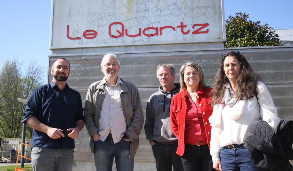 Des membres du collectif pour une transition écologique et solidaire : de gauche à droite Julian Pondaven, directeur du réseau Cohérence, Jean-Luc Toulec, Président de la Fédération Bretonne Nature Environnement, Philippe Nicol de la ferme de La Ferme de Traon Bihan, Carole Le Bechec, co-présidente du réseau Cohérence et Marie-Pascale Deleume administratrice d'Eau et Rivières de Bretagne - DR