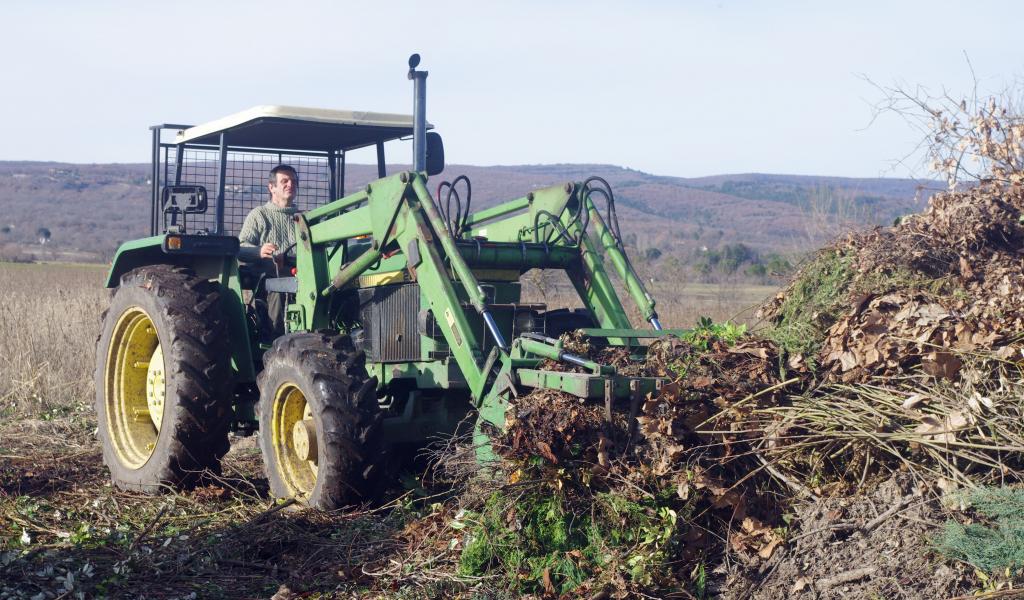 Photo :L.-N.S. Gérard Daumas, céréalier et maraîcher bio, est installé dans la plaine de Mane dans les Alpes-de-Haute-Provence.