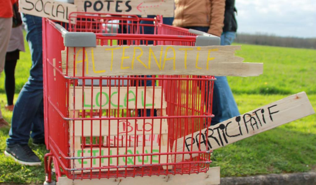 À Rennes, le collectif Breizh'i Potes prépare l'ouverture de leur supermarché coopératif ! Crédits : Breizh'i Potes