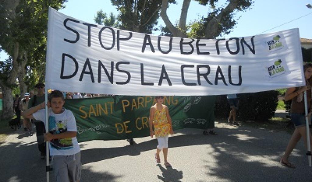 Les Bulldozers débarquent dans la Crau