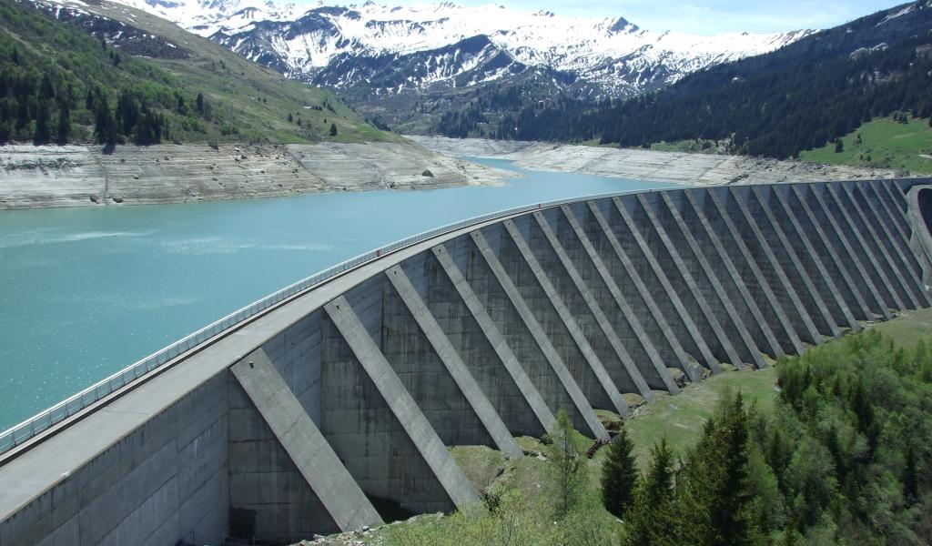 Les barrages font parties des infrastructures qui affectent particulièrement le cycle de l'eau.  © Pexels