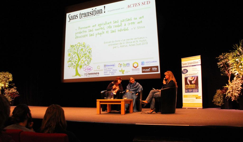 Vandana Shiva sur la scène du Triangle, à Rennes, le 23 février dernier - Crédit : Virginie Jourdan 